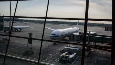 Le transport aérien est le secteur "le plus touché". Son chiffre d'affaires mondial devrait baisser entre 51% et 57% en 2020