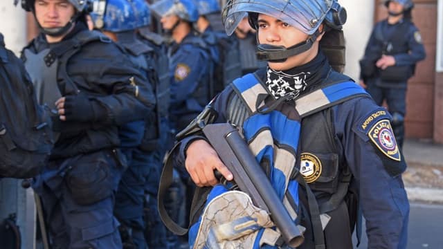 Les enquêteurs estiment que ces puissants fusils ont pu être revendus à des gangs brésiliens. (PHOTO D'ILLUSTRATION)