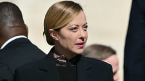 Giorgia Meloni assiste aux obsèques du pape François au Vatican place Saint-Pierre le samedi 26 avril 2025