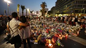 Un memorial avait été installé sur la promenade des Anglais à Nice, ville encore traumatisée par l'attentat qui s'est produit le 14 juillet 2016.