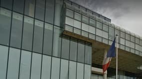 Le TGI de Nanterre évacué ce lundi après-midi, en raison d'une alerte à la bombe.