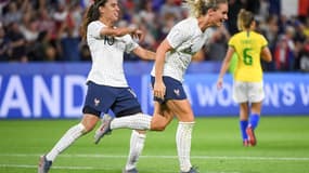 Amal Majri est à fond derrière sa capitaine, Amandine Henry