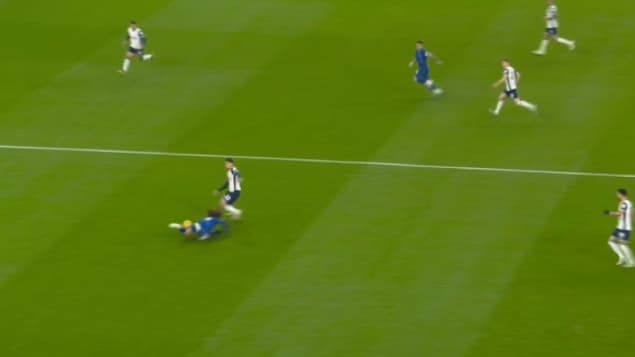 La glissade de Marc Cucurella sur le premier but de Tottenham contre Chelsea, 8 décembre 2024