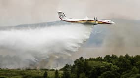 Un avion Dash au-dessus de l'incendie aux Monts d'Arrée, près de Brennilis en Bretagne, le 20 juillet (illustration).