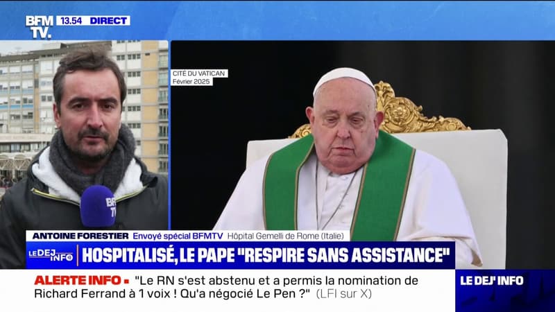 Le pape François, hospitalisé pour une pneumonie, respire sans assistance