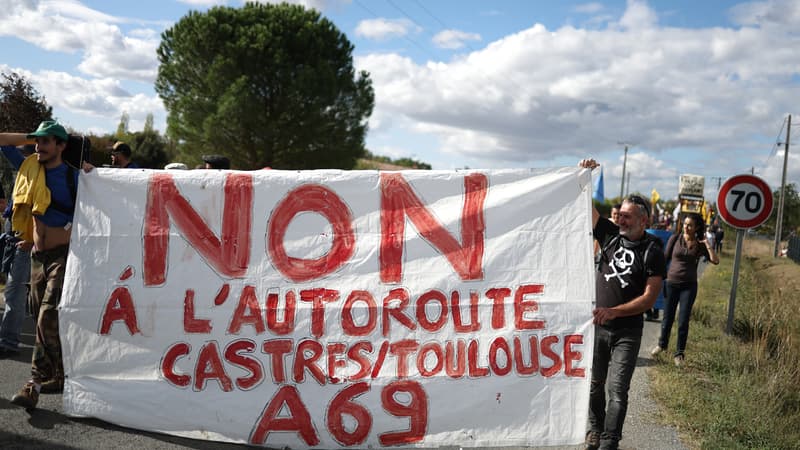 Manifestation contre l'autoroute A69 le samedi 21 octobre 2023.