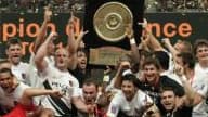 Byron Kelleher, 3e en bas en partant de la gauche avec le maillot blanc, aura largement contribué au renouveau toulousain cette saison.