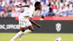Jeffinho avec l'OL lors de la saison 2022-2023.