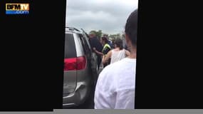 Une petite fille bloquée dans une voiture en pleine canicule sauvée par des passants