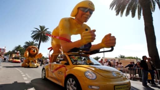 Le Tour de France est aussi un grand événement commerciale pour tous les partenaires d''ASO présents sur la caravane