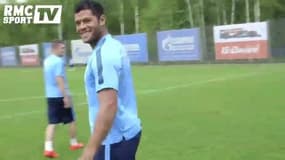 Quand Hulk fait du Hulk et envoie le gardien de but dans ses propres filets