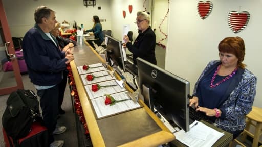 Le comté de Clark a ouvert jusqu'au 17 février 2018 un bureau temporaire à l'aéroport de Las Vegas, Nevada, pour délivrer des licences de mariage