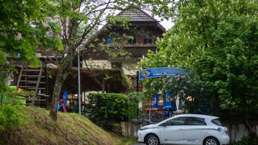 Dans cette auberge de Passau en Bavière (sud de l'Allemagne), photographiée le 11 mai 2019, ont été découverts samedi les corps de trois personnes tuées à l'arbalète.