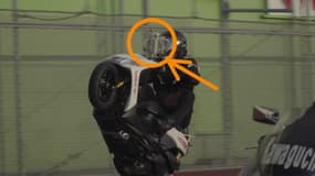 Cet homme a fait tomber le record du monde de "wheeling"
