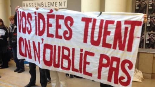 Entre 10 et 15 militants antifascistes se sont invités dans l'enceinte de Sciences-Po Paris.