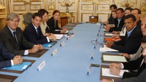 Manuel Valls a annoncé jeudi de nouvelles aides aux agriculteurs après avoir reçu le président de la FNSEA Xavier Beulin, et celui des JA Thomas Diemer.