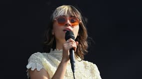 La chanteuse Pomme, de son vrai nom Claire Pommet, au festival Rock en Seine le 28 août 2022 à Saint-Cloud (Hauts-de-Seine).
