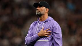 Jürgen Klopp avec la main sur le coeur après un match de Liverpool en septembre 2023