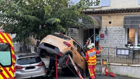 Un véhicule s’est encastré dans un hôtel de Sisteron (Alpes-de-Haute-Provence) lundi 4 novembre 2024 en fin d’après-midi.