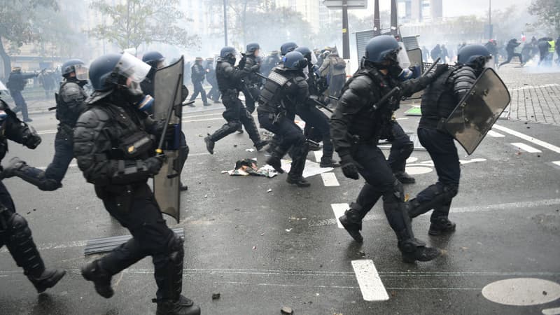 CRS place d'Italie le 16 novembre 2019, lors de la manifestation des gilets jaunes