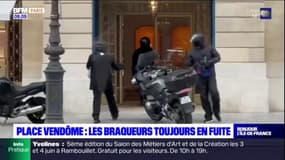 Place Vendôme: une des motos a une plaque d'immatriculation Peugeot