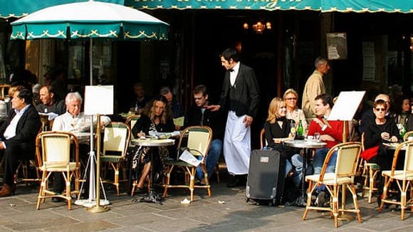 S'asseoir à la terrasse d'un café devient de plus en plus souvent un luxe.