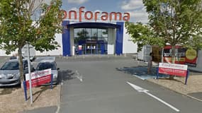 Le Conforama de la zone commerciale Mendès-France, à Niort (Deux-Sèvres)