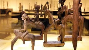 Programmée jusqu'au 24 juillet, l'exposition "Dogon" au musée du Quai Branly rassemble plus de 300 sculptures en bois - statues, masques, bas- reliefs - nées en pays Dogon, dans l'est du Mali. /Photo prise le 4 avril 2011/REUTERS/Charles Platiau