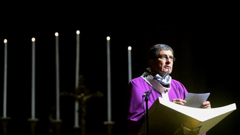 L'archevêque de Reims, Eric de Moulins-Beaufort, célèbre une messe en hommage aux victimes de l'attentat de Nice le 30 octobre 2020 en la cathédrale de Reims L'archevêque de Reims, Eric de Moulins-Beaufort, célèbre une messe en hommage aux victimes de l'attentat de Nice le 30 octobre 2020 en la cathédrale de Reims