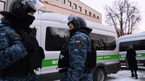 Des officiers de police russes à Moscou le 20 février 2021. (ILLUSTRATION)