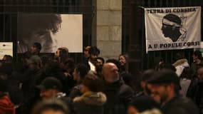 Des manifestants en soutien à Yvan Colonna devant la préfecture de Corse à Ajaccio, le 4 mars 2022