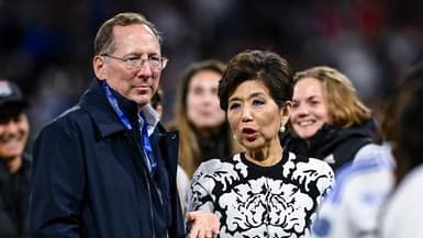 John Textor et Michele Kang avant un match de l'OL en mai 2024