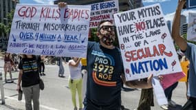 Des défenseurs du droit à l'avortement manifestent à Austin (Texas) le 29 mai 2021.