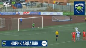 L'incroyable penalty acrobatique d'un jeune joueur du Rubin Kazan