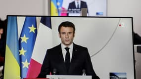 Le président français Emmanuel Macron fait une déclaration sur la situation en Ukraine après l'invasion russe, le 24 février 2022 à l'Elysée, à Paris
