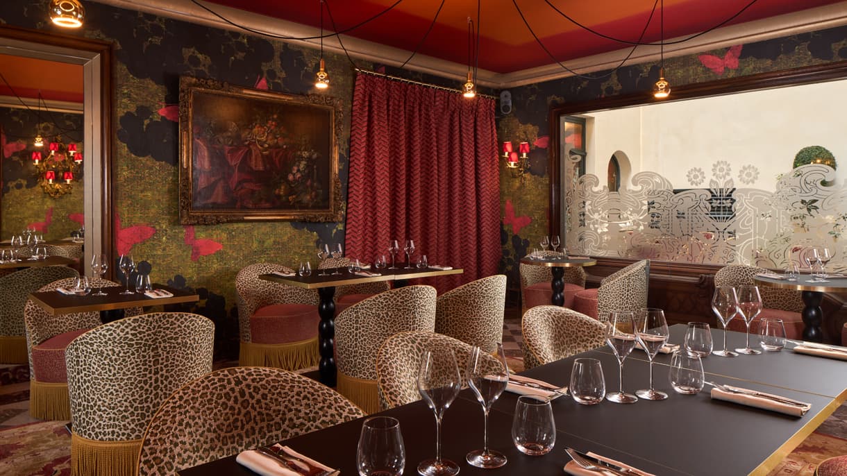 Chez Suzy, Hôtel Regina