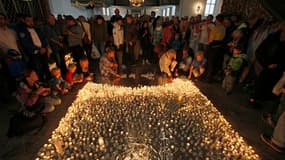 Cérémonie à la mémoire des victimes dans la cathédrale d'Oslo. La Norvège a rendu dimanche un hommage national solennel aux 93 victimes de la tuerie sur l'île d'Utoya et de l'attentat à la bombe d'Oslo, dont le principal suspect a assumé la responsabilité