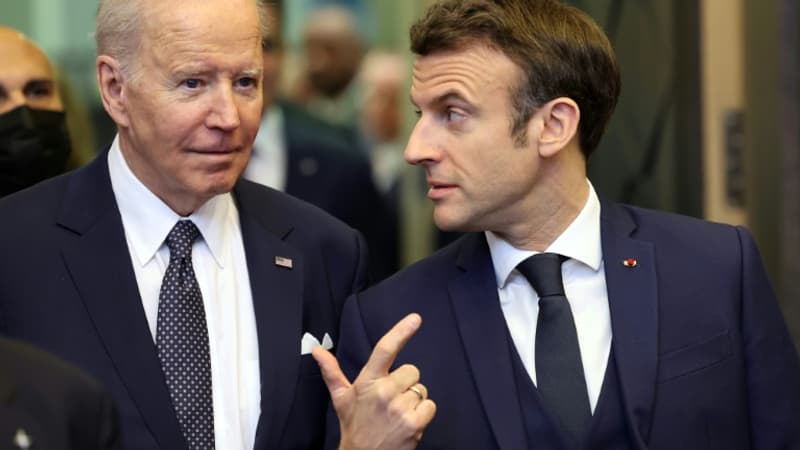 Montre LIP, pull Saint James... Les cadeaux d'Emmanuel Macron à Joe Biden et Kamala Harris