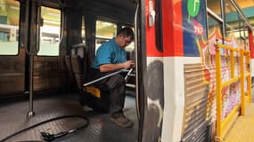 Près d'n million d'euros, c'est le montant déboursé par la SNCF et la RATP pour nettoyer les dégâts occasionnés par les 4 tagueurs interpellés.