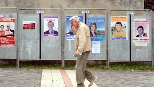 4 Français sur 10 ne se sont pas déplacés pour aller voter dimanche. Le taux d'abstention s'élève à 42.77 %.