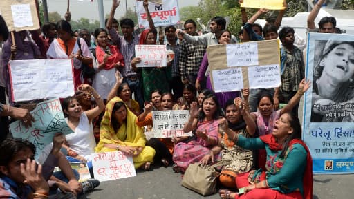 Manifestation à New Delhi, samedi, après un nouveau viol, celui d'une fillette de cinq ans.