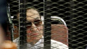L'ancien président égyptien Hosni Moubarak, lors d'un précédent procès, en 2012.