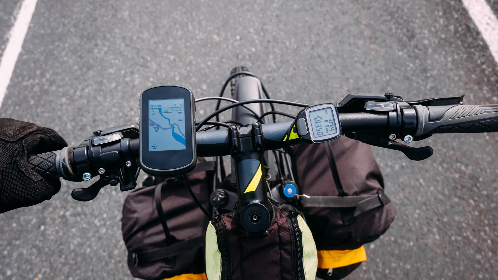 Bien s'équiper à vélo. Bien s'équiper à vélo.