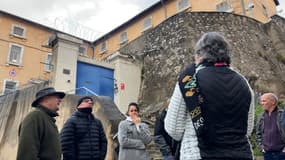 Au lendemain de la mort de policiers lors d’un transfert de prisonniers dans l’Eure, les agents pénitenciers ont organisé ce mercredi 15 mai le blocage des maisons d’arrêt, comme à Digne-les-Bains.