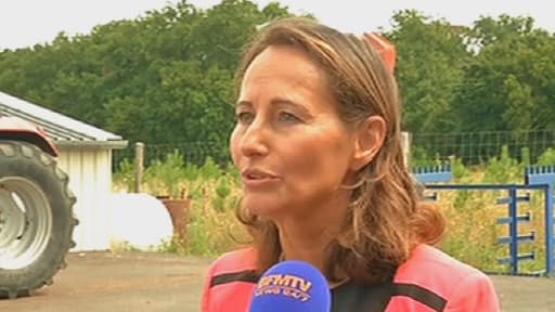 Ségolène Royal, en déplacement jeudi dans une exploitation agricole avec Stéphane Le Foll, ouvrira vendredi l'université d'été du PS.