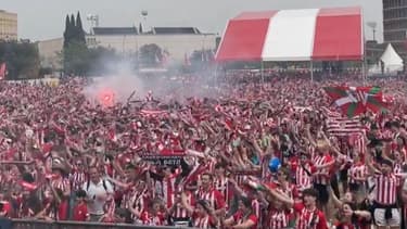 Des supporters de l'Athletic Bilbao dans les rues de Séville en amont de la finale de la Coupe du Roi, le 6 avril 2024.