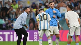 Agüero avec Messi, Paredes et Dybala