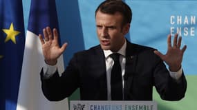 Emmanuel Macron répond aux "gilets jaunes"