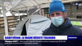 "J'ai bon espoir": le maire de Saint-Véran va passer deux nouvelles nuits dehors pour protester contre la fermeture d'une classe