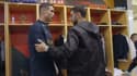 Bruno Fernandes serre brièvement la main tendue par Cristiano Ronaldo 